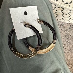 Free‎ People | Gold and Black Gemstone Hoop Earrings | NWT